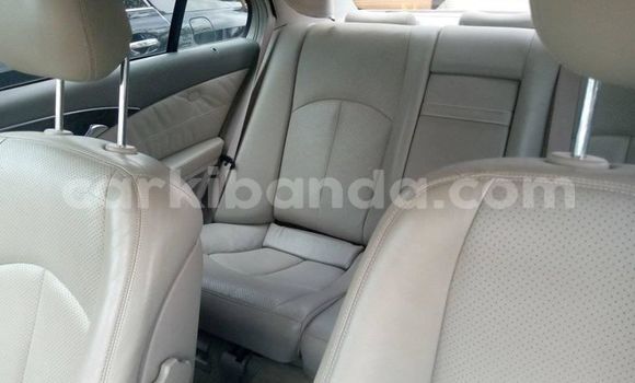 Nunua Ilio tumika Mercedes‒Benz E–Class Nyeusi Gari ndani ya Adjumani nchini Kaskazini Nunua Ilio tumika Mercedes‒Benz E–Class Nyeusi Gari ndani ya Adjumani nchini Kaskazini