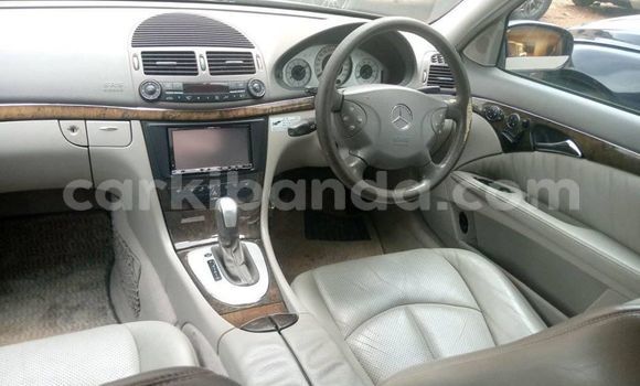 Nunua Ilio tumika Mercedes‒Benz E–Class Nyeusi Gari ndani ya Adjumani nchini Kaskazini Nunua Ilio tumika Mercedes‒Benz E–Class Nyeusi Gari ndani ya Adjumani nchini Kaskazini