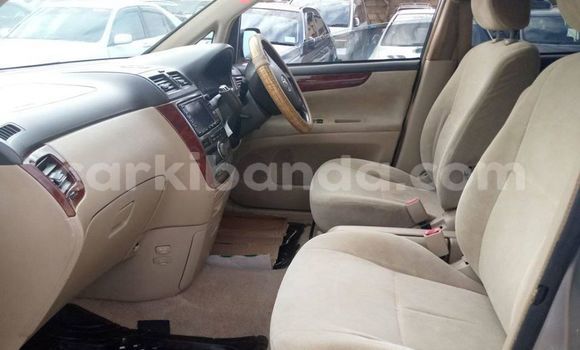 Nunua Ilio tumika Toyota Picnic Fedha Gari ndani ya Adjumani nchini Kaskazini Nunua Ilio tumika Toyota Picnic Fedha Gari ndani ya Adjumani nchini Kaskazini