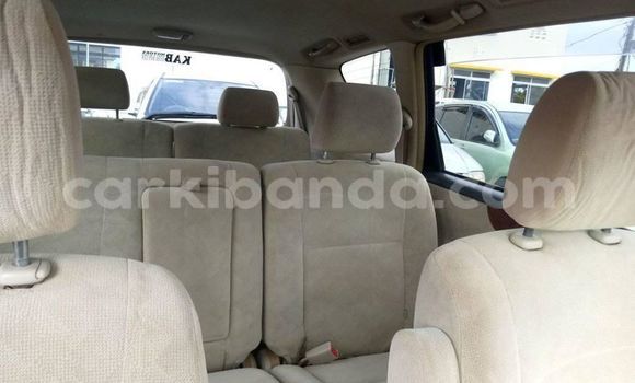 Nunua Ilio tumika Toyota Picnic Fedha Gari ndani ya Adjumani nchini Kaskazini Nunua Ilio tumika Toyota Picnic Fedha Gari ndani ya Adjumani nchini Kaskazini