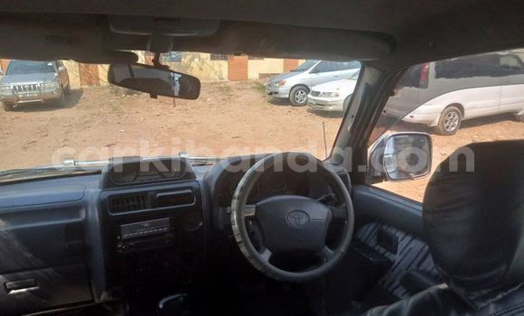 Nunua Ilio tumika Toyota Land Cruiser Kijani Gari ndani ya Adjumani nchini Kaskazini Nunua Ilio tumika Toyota Land Cruiser Kijani Gari ndani ya Adjumani nchini Kaskazini