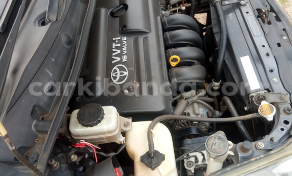 Nunua Ilio tumika Toyota Wish Beige Gari ndani ya Kampala nchini Uganda