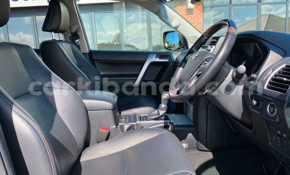 Gura Yakoze Toyota Land Cruiser Prado Black Imodoka i Kampala mu Uganda Gura Yakoze Toyota Land Cruiser Prado Black Imodoka i Kampala mu Uganda