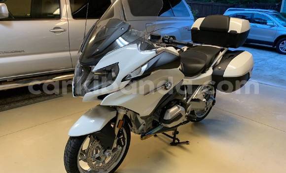 Gura Nshya BMW K 1600 White Bike i Kampala mu Uganda Gura Nshya BMW K 1600 White Bike i Kampala mu Uganda