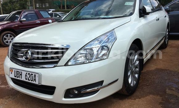 Gura Yakoze Nissan Teana White Imodoka i Adjumani mu Northern Gura Yakoze Nissan Teana White Imodoka i Adjumani mu Northern