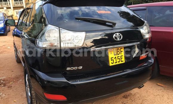 Gura Yakoze Toyota Harrier Black Imodoka i Adjumani mu Northern Gura Yakoze Toyota Harrier Black Imodoka i Adjumani mu Northern