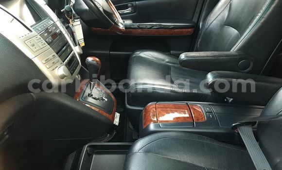 Gura Yakoze Toyota Harrier Black Imodoka i Adjumani mu Northern Gura Yakoze Toyota Harrier Black Imodoka i Adjumani mu Northern