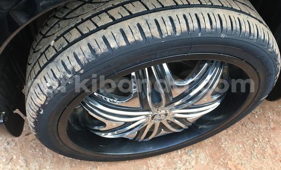 Gura Yakoze Toyota Harrier Black Imodoka i Adjumani mu Northern Gura Yakoze Toyota Harrier Black Imodoka i Adjumani mu Northern