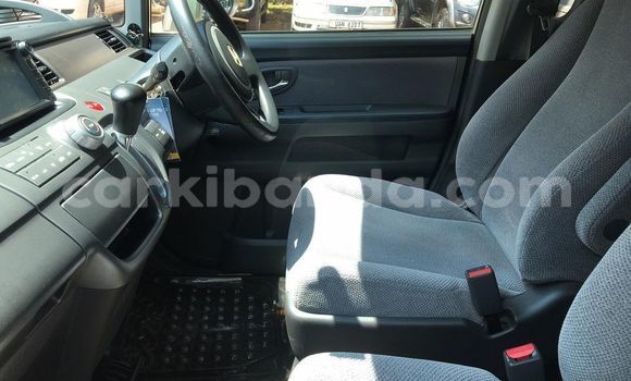 Gura Yakoze Honda Stepwgn Beige Imodoka i Adjumani mu Northern Gura Yakoze Honda Stepwgn Beige Imodoka i Adjumani mu Northern