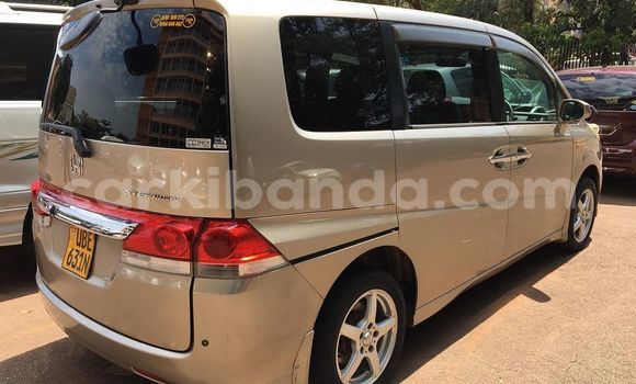 Gura Yakoze Honda Stepwgn Beige Imodoka i Adjumani mu Northern Gura Yakoze Honda Stepwgn Beige Imodoka i Adjumani mu Northern