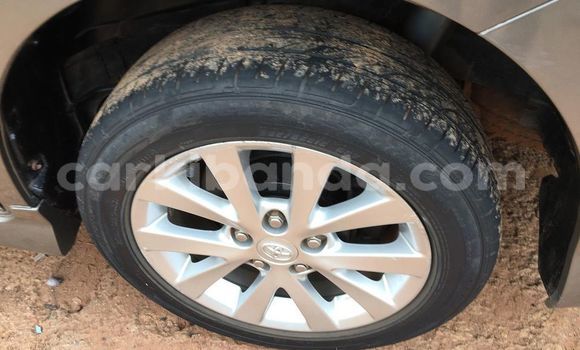 Gura Yakoze Toyota ISis Black Imodoka i Adjumani mu Northern Gura Yakoze Toyota ISis Black Imodoka i Adjumani mu Northern