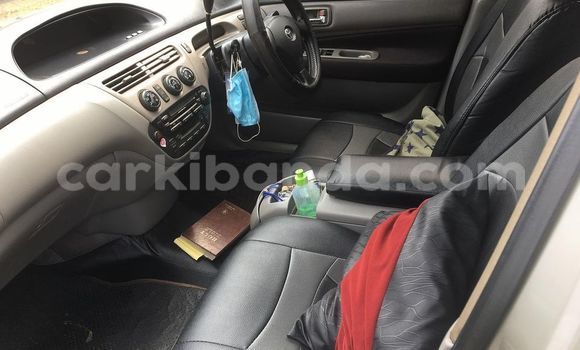 Gura Yakoze Toyota Vista Silver Imodoka i Adjumani mu Northern Gura Yakoze Toyota Vista Silver Imodoka i Adjumani mu Northern