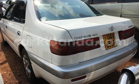 Gura Yakoze Toyota Premio White Imodoka i Adjumani mu Northern Gura Yakoze Toyota Premio White Imodoka i Adjumani mu Northern