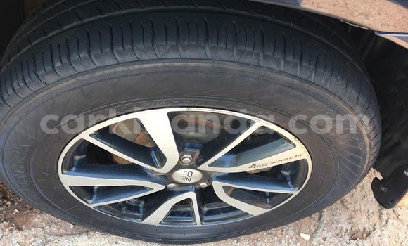 Gura Yakoze Toyota Harrier Black Imodoka i Adjumani mu Northern Gura Yakoze Toyota Harrier Black Imodoka i Adjumani mu Northern