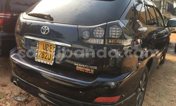 Gura Yakoze Toyota Harrier Black Imodoka i Adjumani mu Northern Gura Yakoze Toyota Harrier Black Imodoka i Adjumani mu Northern