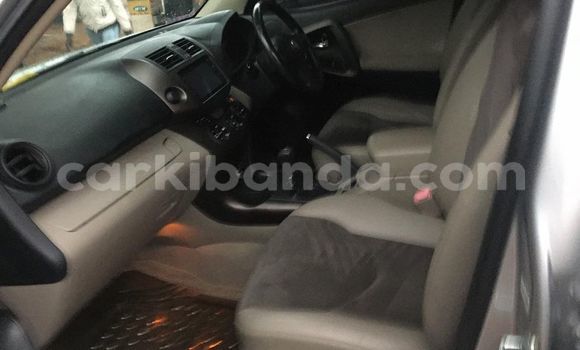 Gura Yakoze Toyota Vanguard Silver Imodoka i Adjumani mu Northern Gura Yakoze Toyota Vanguard Silver Imodoka i Adjumani mu Northern