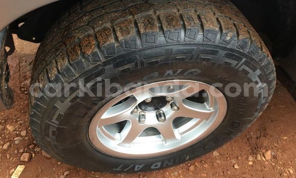 Gura Yakoze Toyota Hilux Black Imodoka i Adjumani mu Northern Gura Yakoze Toyota Hilux Black Imodoka i Adjumani mu Northern