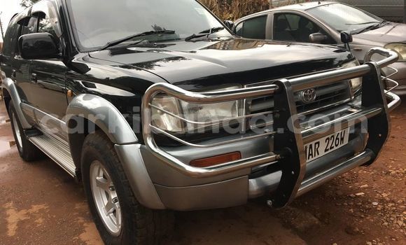 Gura Yakoze Toyota Hilux Black Imodoka i Adjumani mu Northern Gura Yakoze Toyota Hilux Black Imodoka i Adjumani mu Northern