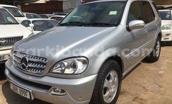 Gura Yakoze Mercedes‒Benz ML–Class Silver Imodoka i Adjumani mu Northern