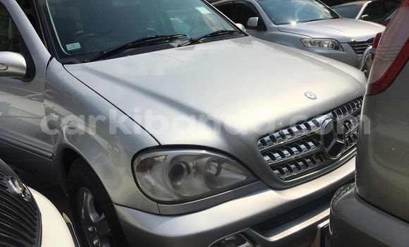 Gura Yakoze Mercedes‒Benz ML–Class Silver Imodoka i Adjumani mu Northern Gura Yakoze Mercedes‒Benz ML–Class Silver Imodoka i Adjumani mu Northern