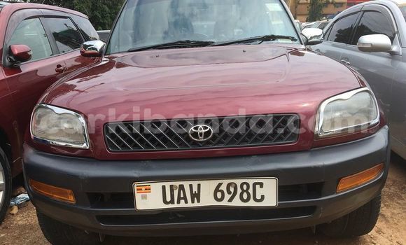 Gura Yakoze Toyota RAV4 Red Imodoka i Adjumani mu Northern Gura Yakoze Toyota RAV4 Red Imodoka i Adjumani mu Northern