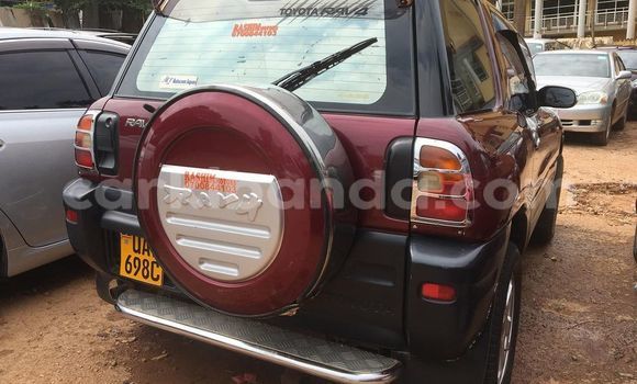 Gura Yakoze Toyota RAV4 Red Imodoka i Adjumani mu Northern Gura Yakoze Toyota RAV4 Red Imodoka i Adjumani mu Northern