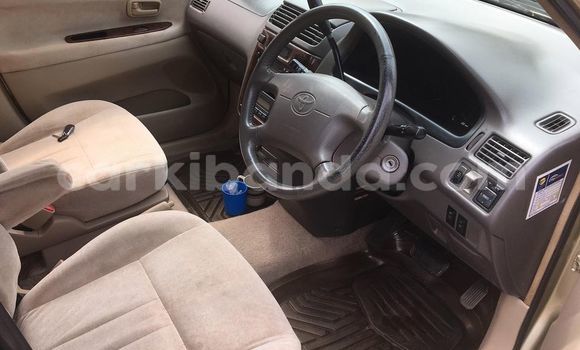 Gura Yakoze Toyota Ipsum Beige Imodoka i Adjumani mu Northern Gura Yakoze Toyota Ipsum Beige Imodoka i Adjumani mu Northern