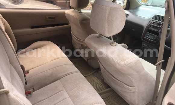 Gura Yakoze Toyota Ipsum Beige Imodoka i Adjumani mu Northern Gura Yakoze Toyota Ipsum Beige Imodoka i Adjumani mu Northern