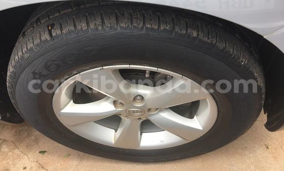 Gura Yakoze Lexus RX Silver Imodoka i Adjumani mu Northern Gura Yakoze Lexus RX Silver Imodoka i Adjumani mu Northern