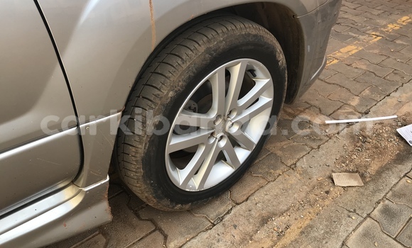 Gura Yakoze Subaru Forester Silver Imodoka i Kampala mu Uganda Gura Yakoze Subaru Forester Silver Imodoka i Kampala mu Uganda