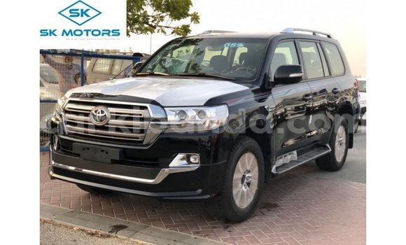 Gura Imported Toyota Land Cruiser Black Imodoka i Import - Dubai mu Uganda