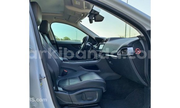 Acheter Import Voiture Jaguar F-Pace Blanc à Import - Dubai, Ouganda Acheter Import Voiture Jaguar F-Pace Blanc à Import - Dubai, Ouganda