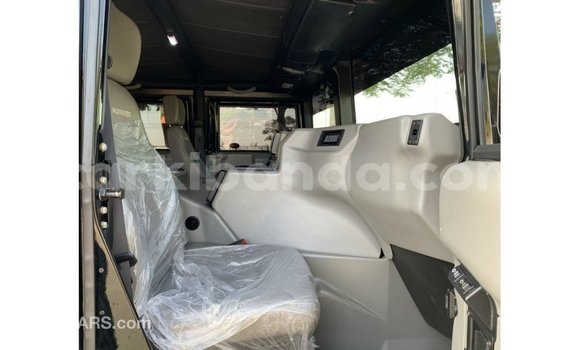 Nunua Imported Hummer H1 Nyeusi Gari ndani ya Import - Dubai nchini Uganda Nunua Imported Hummer H1 Nyeusi Gari ndani ya Import - Dubai nchini Uganda