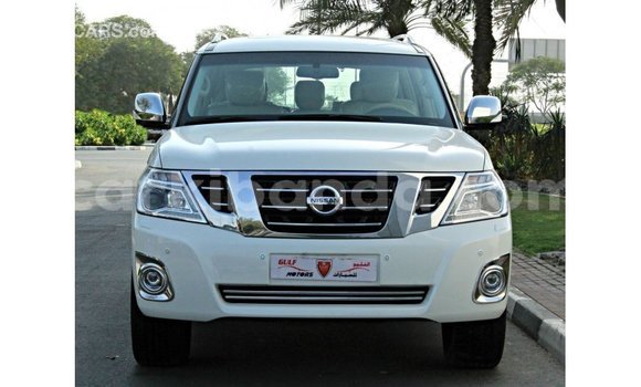 Acheter Import Voiture Nissan Patrol Blanc à Import - Dubai, Ouganda Acheter Import Voiture Nissan Patrol Blanc à Import - Dubai, Ouganda