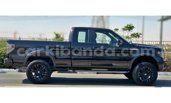 Acheter Import Voiture Ford Club Wagon Noir à Import - Dubai, Ouganda Acheter Import Voiture Ford Club Wagon Noir à Import - Dubai, Ouganda