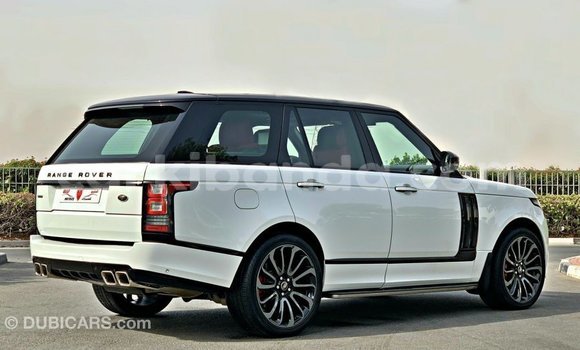 Acheter Import Voiture Land Rover Range Rover Blanc à Import - Dubai, Ouganda Acheter Import Voiture Land Rover Range Rover Blanc à Import - Dubai, Ouganda