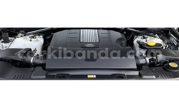 Acheter Import Voiture Land Rover Range Rover Blanc à Import - Dubai, Ouganda Acheter Import Voiture Land Rover Range Rover Blanc à Import - Dubai, Ouganda