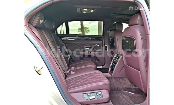 Acheter Import Voiture Bentley Flying Spur Autre à Import - Dubai, Ouganda Acheter Import Voiture Bentley Flying Spur Autre à Import - Dubai, Ouganda