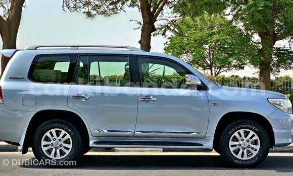 Buy Import Toyota Land Cruiser Blue Car in Import - Dubai in Uganda Buy Import Toyota Land Cruiser Blue Car in Import - Dubai in Uganda