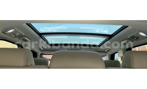 Gura Imported Land Rover Range Rover Brown Imodoka i Import - Dubai mu Uganda Gura Imported Land Rover Range Rover Brown Imodoka i Import - Dubai mu Uganda