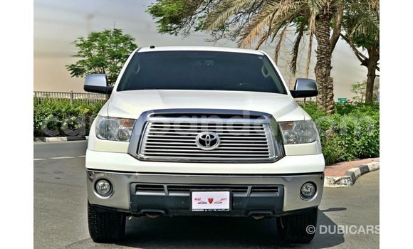 Acheter Import Voiture Toyota Tundra Blanc à Import - Dubai, Ouganda Acheter Import Voiture Toyota Tundra Blanc à Import - Dubai, Ouganda
