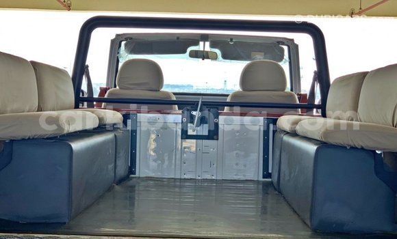 Acheter Import Voiture Nissan Patrol Blanc à Import - Dubai, Ouganda Acheter Import Voiture Nissan Patrol Blanc à Import - Dubai, Ouganda