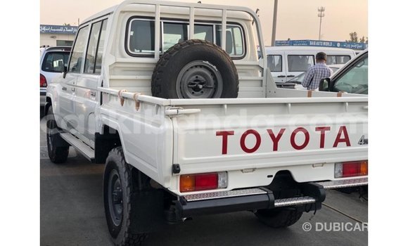 Buy Import Toyota Land Cruiser White Car in Import - Dubai in Uganda Buy Import Toyota Land Cruiser White Car in Import - Dubai in Uganda