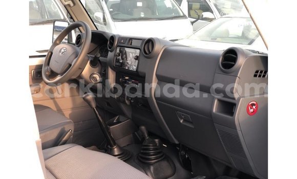 Buy Import Toyota Land Cruiser White Car in Import - Dubai in Uganda Buy Import Toyota Land Cruiser White Car in Import - Dubai in Uganda