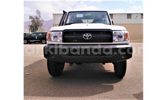 Buy Import Toyota Land Cruiser White Car in Import - Dubai in Uganda