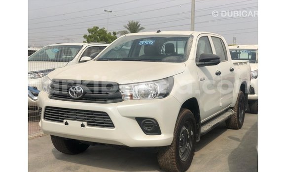 Acheter Import Voiture Toyota Hilux Blanc à Import - Dubai, Ouganda Acheter Import Voiture Toyota Hilux Blanc à Import - Dubai, Ouganda