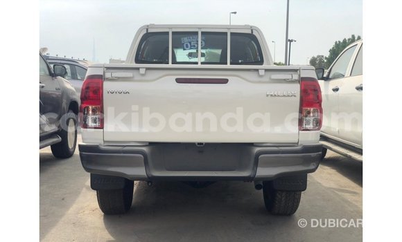 Acheter Import Voiture Toyota Hilux Blanc à Import - Dubai, Ouganda Acheter Import Voiture Toyota Hilux Blanc à Import - Dubai, Ouganda