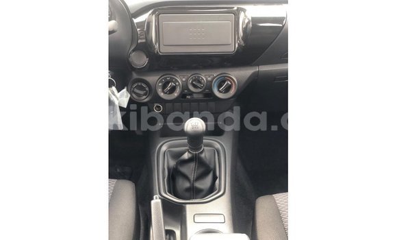Acheter Import Voiture Toyota Hilux Blanc à Import - Dubai, Ouganda Acheter Import Voiture Toyota Hilux Blanc à Import - Dubai, Ouganda