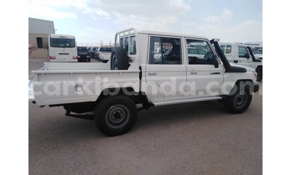 Buy Import Toyota Land Cruiser White Car in Import - Dubai in Uganda Buy Import Toyota Land Cruiser White Car in Import - Dubai in Uganda