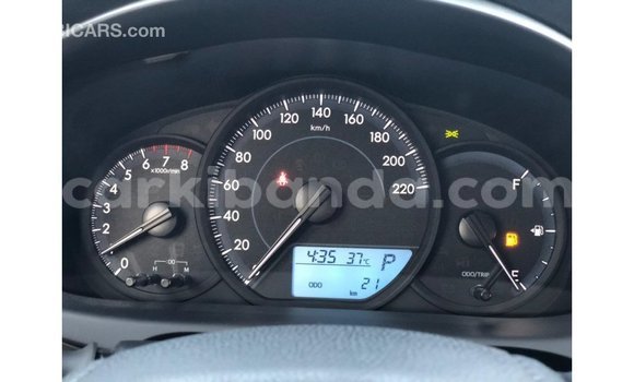 Acheter Import Voiture Toyota Yaris Blanc à Import - Dubai, Ouganda Acheter Import Voiture Toyota Yaris Blanc à Import - Dubai, Ouganda